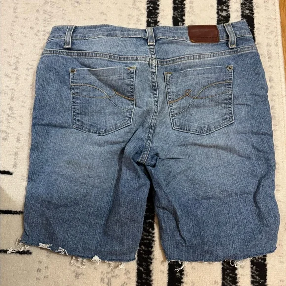 DKNY Jeans with Brown Leather Patch - Picture 2 of 5